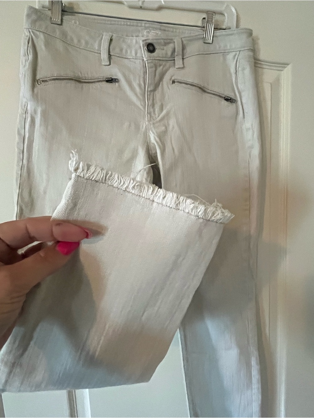Loft Light Ivory Slim Zip-Pocket Ankle Pants with Fray Modern Skinny SZ 8 - Picture 3 of 15